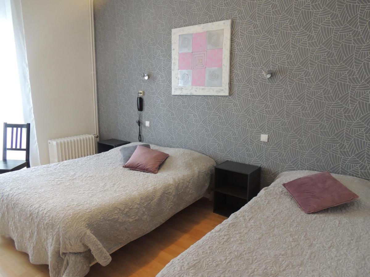 Le Gue De Genes Hotel Ambrieres Les Vallees Kültér fotó