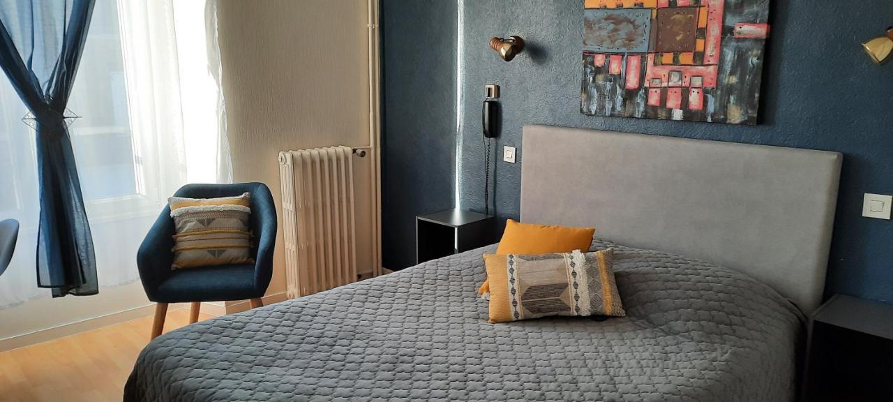 Le Gue De Genes Hotel Ambrieres Les Vallees Kültér fotó